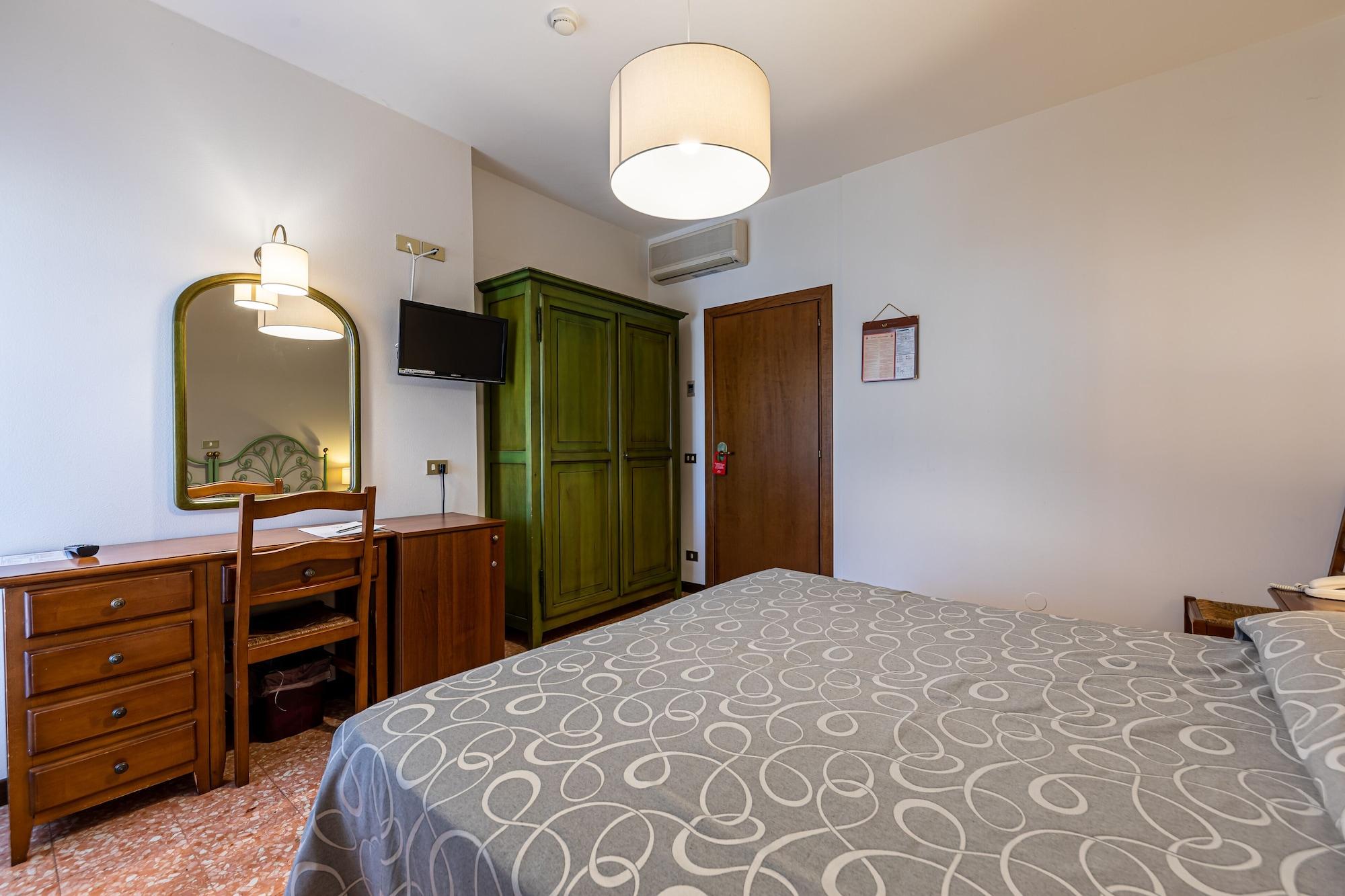 Bisesti ***s Hotel Garda (Verona)