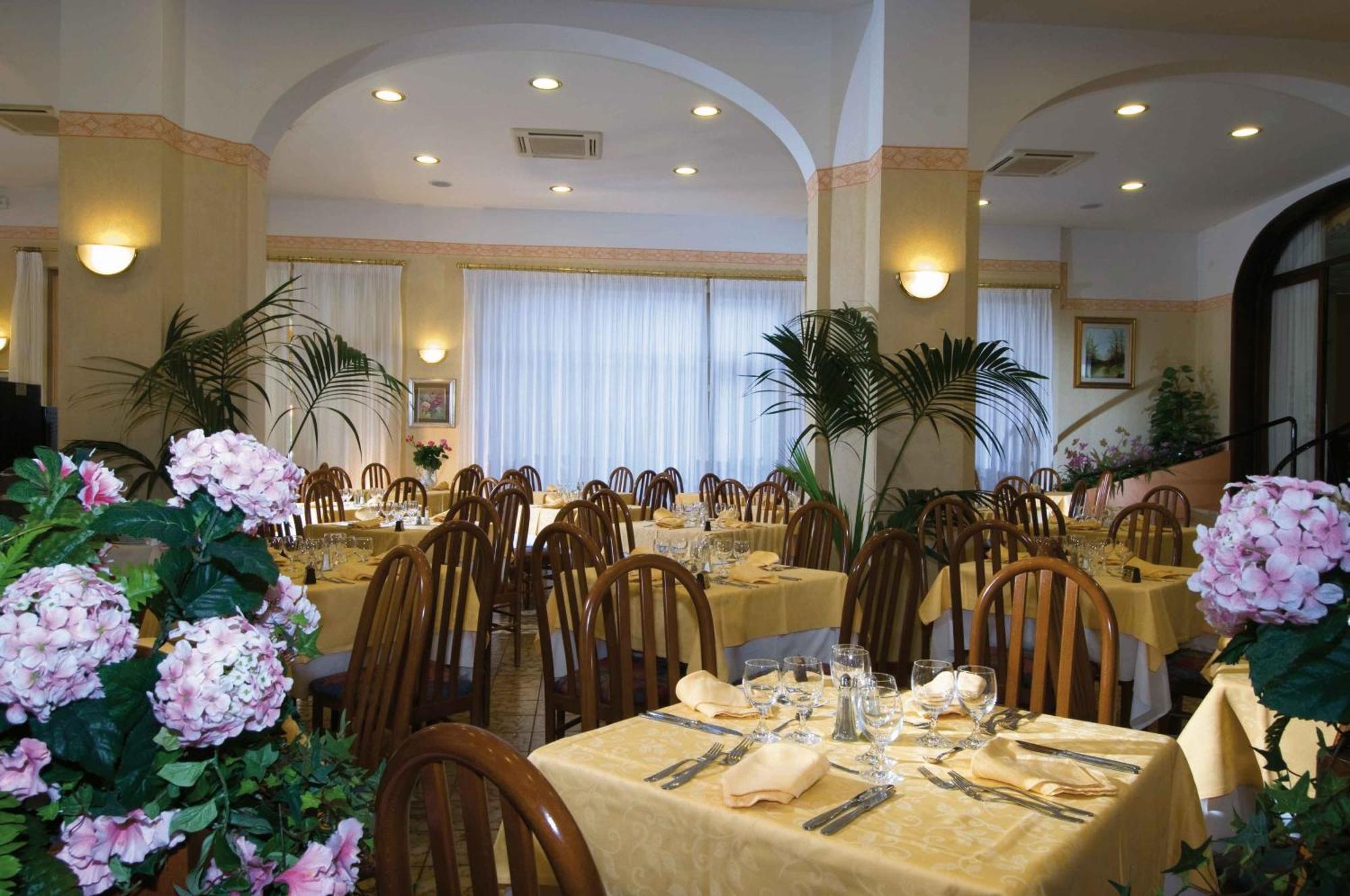Hotel Bisesti ***s Garda (Verona)