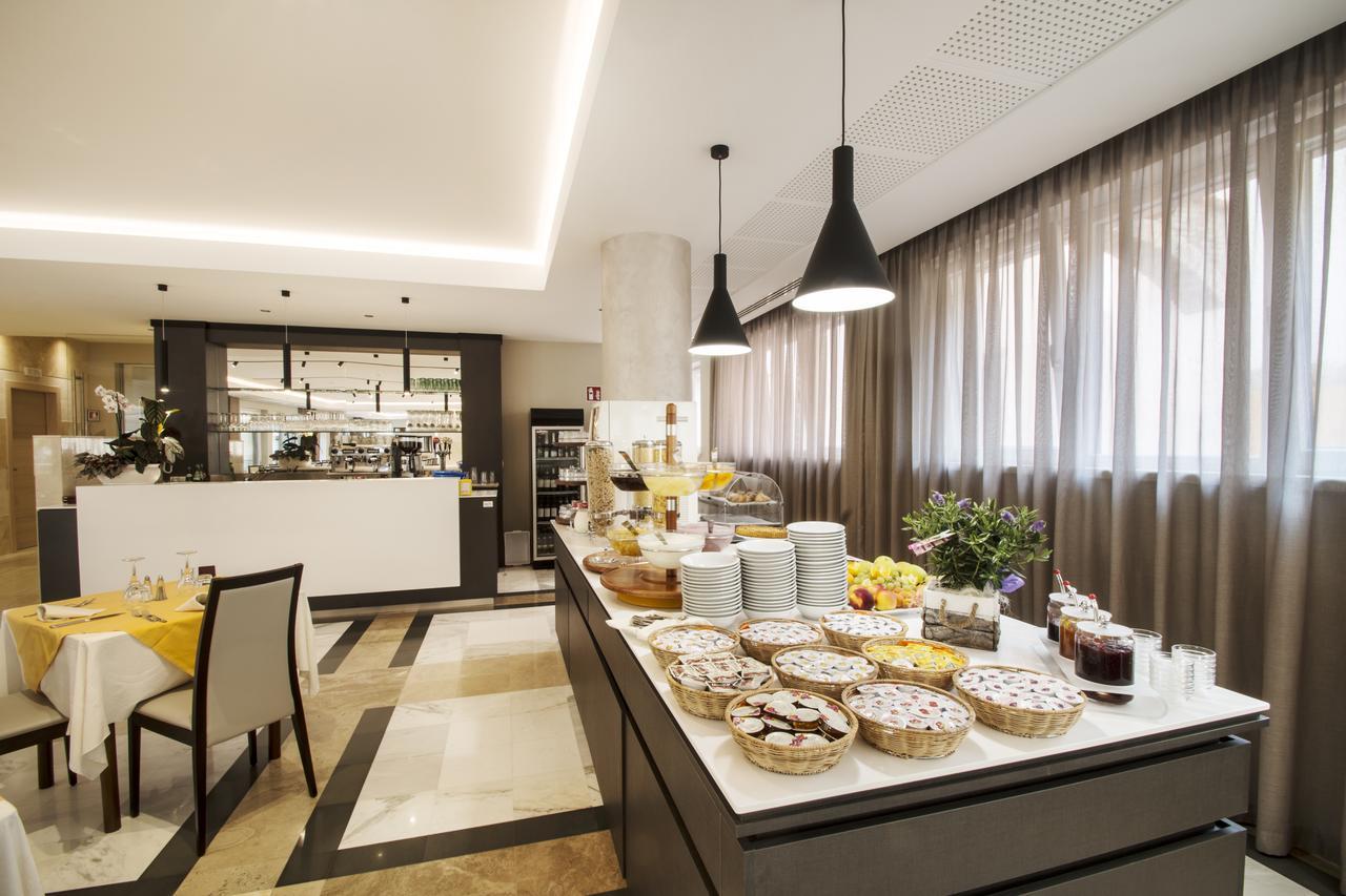 Hotel Bisesti ***s Garda (Verona)
