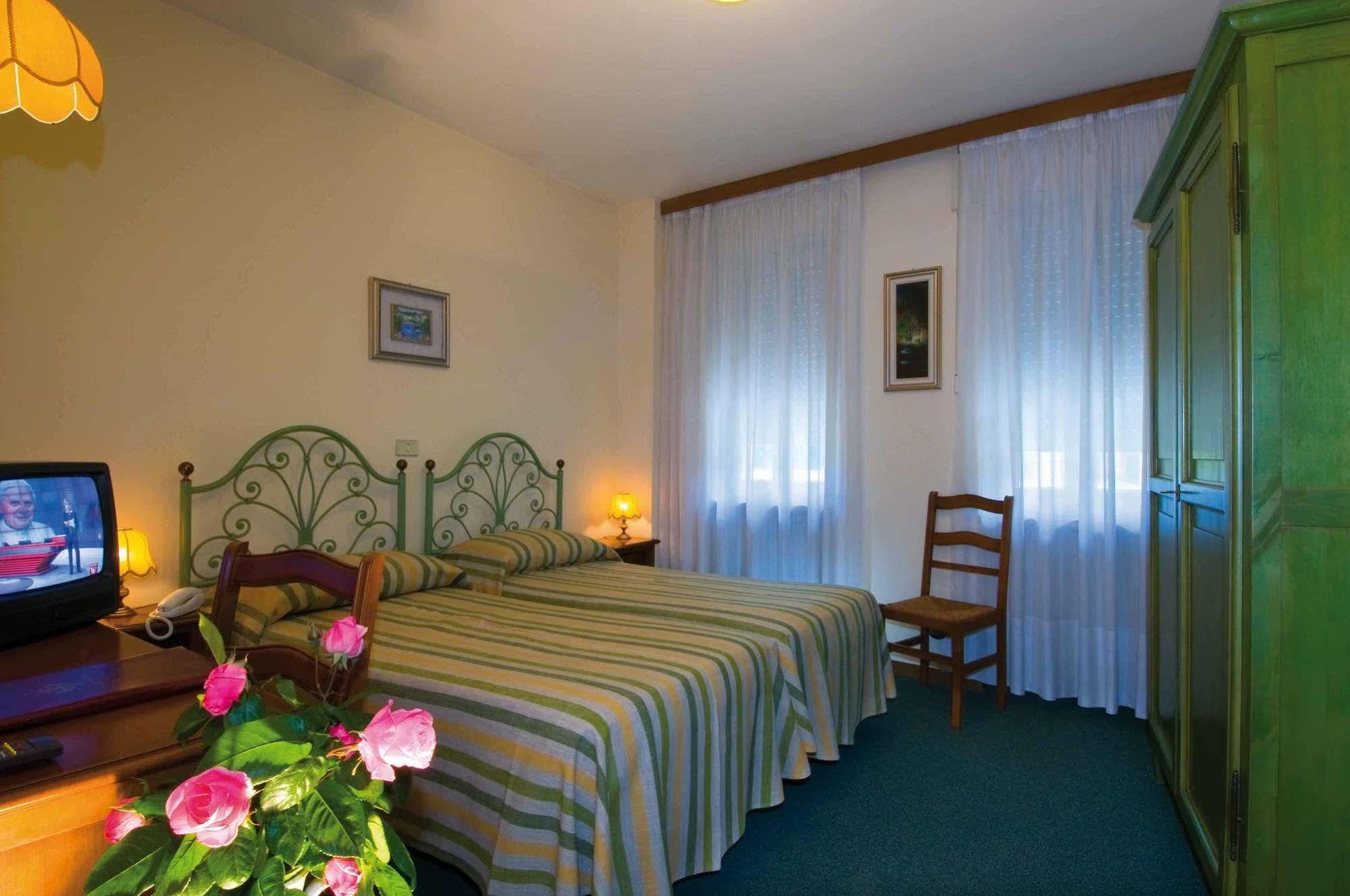 Bisesti ***s Hotel