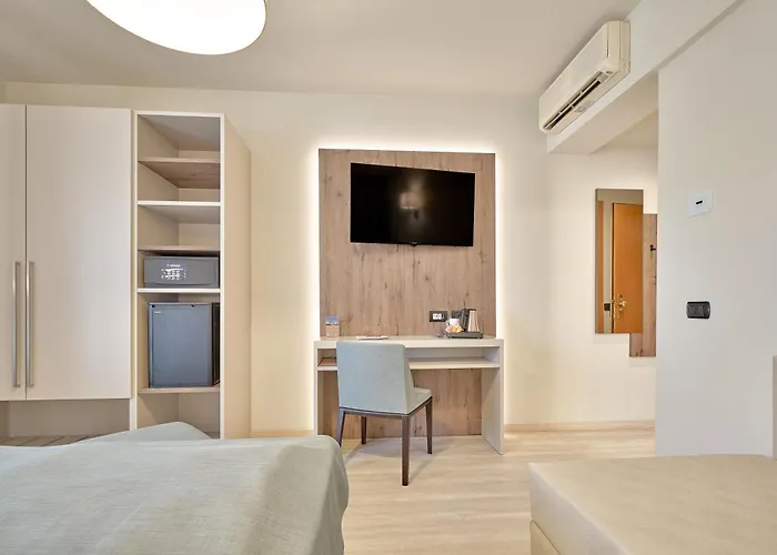 Hotel Bisesti ***S