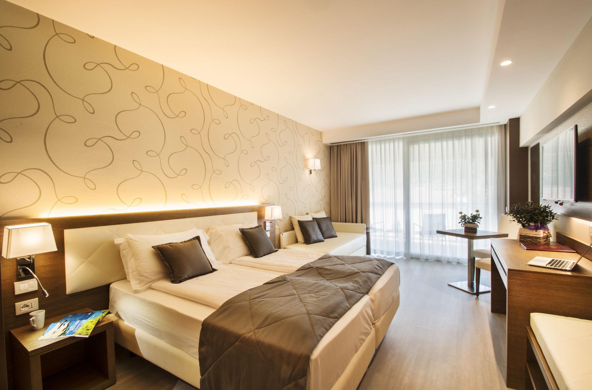 Bisesti ***s Hotel
