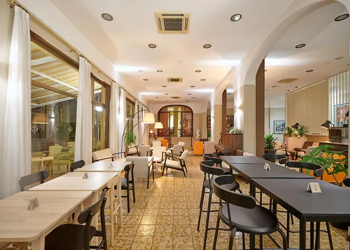 Hotel Bisesti ***S