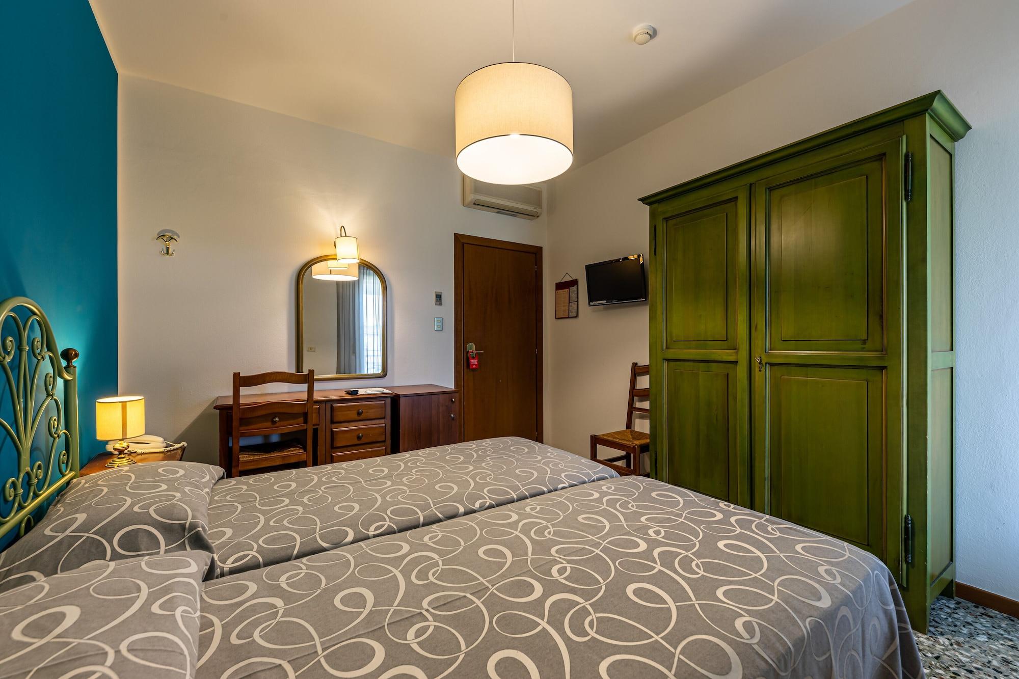 Bisesti ***s Hotel 3*