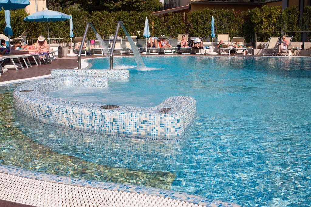 Hotel Bisesti ***s