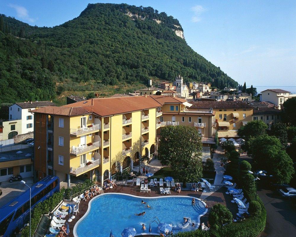 Bisesti ***s Hotel