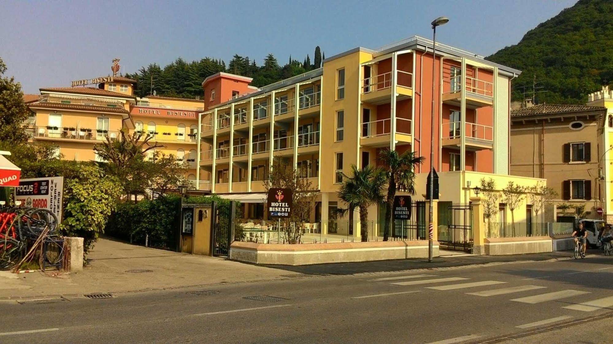 Hotel Bisesti ***s 3*