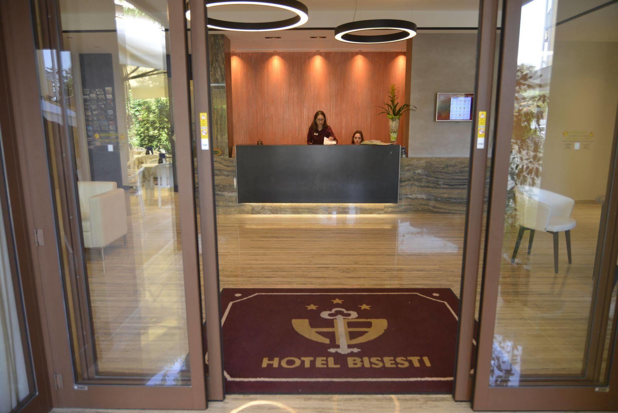 Bisesti ***s 3*